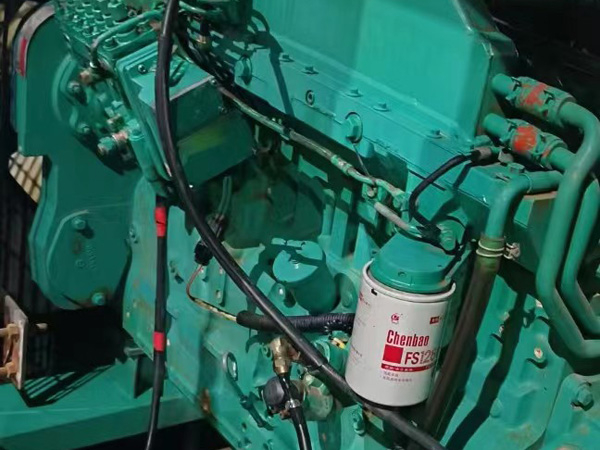 湘乡如何确定新的发电机组控制系统是否与原系统兼容？